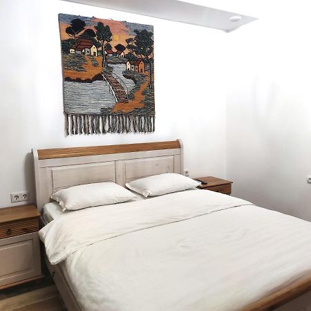 Loftik Apartments Gagarin Street Almaty Exterior photo